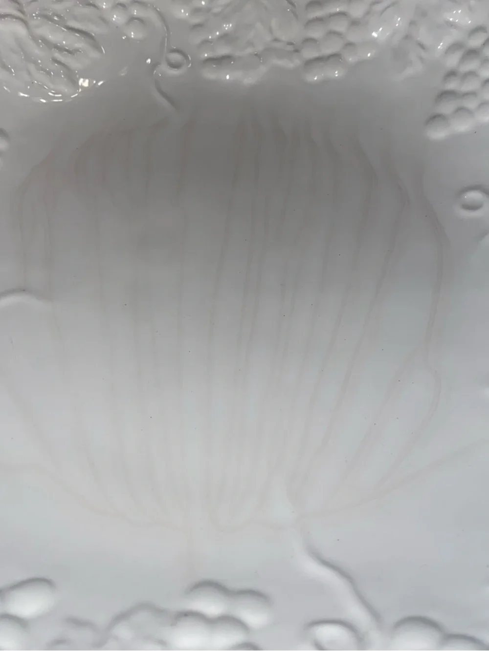 VINTAGE CENTURY Round Fruit Themed Embossed  Serving/Display Bowl WHT 13-1/2”